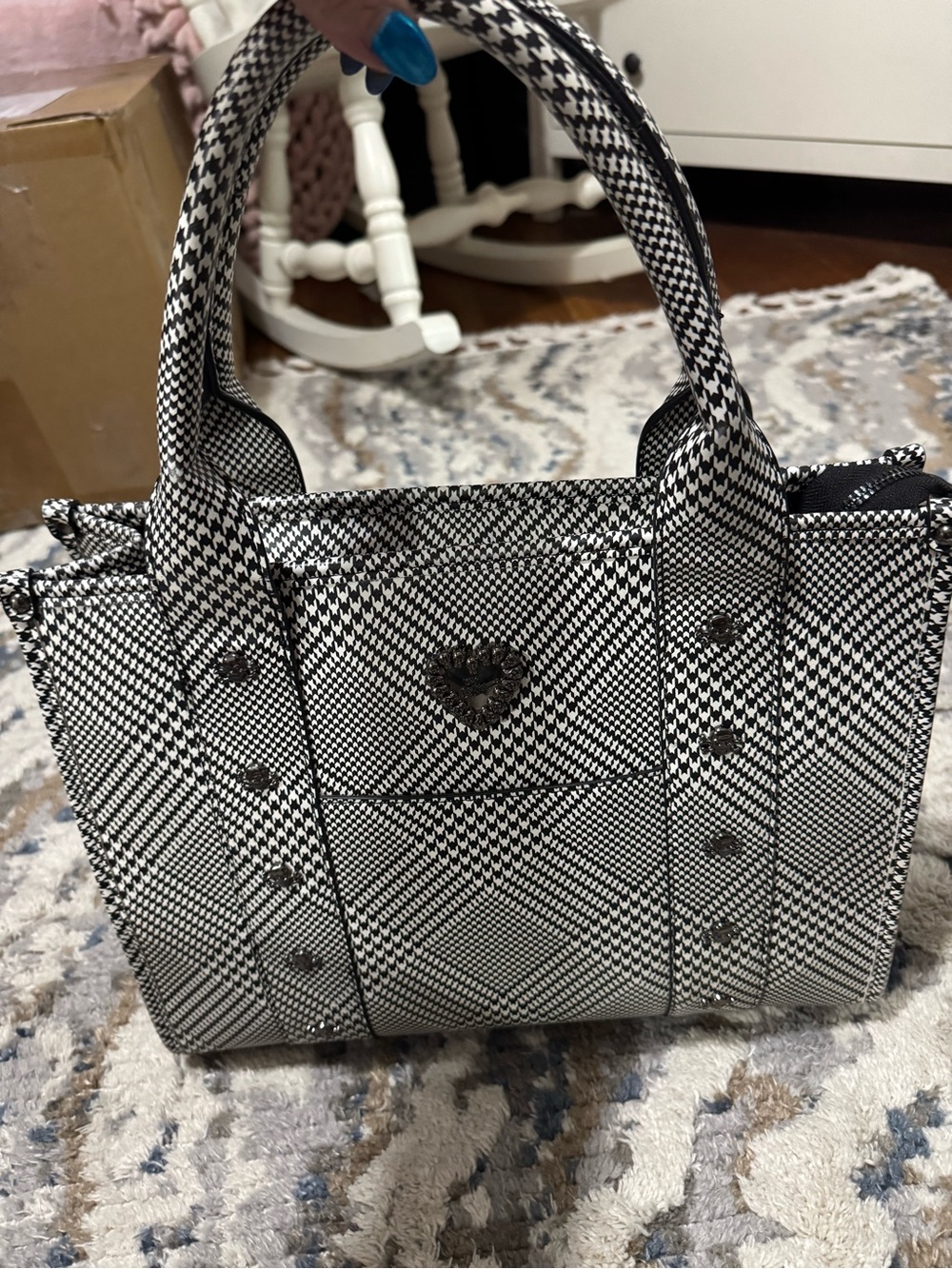 Betsey Johnson Black & White Plaid Heart Accent Tote - Picture 1 of 12